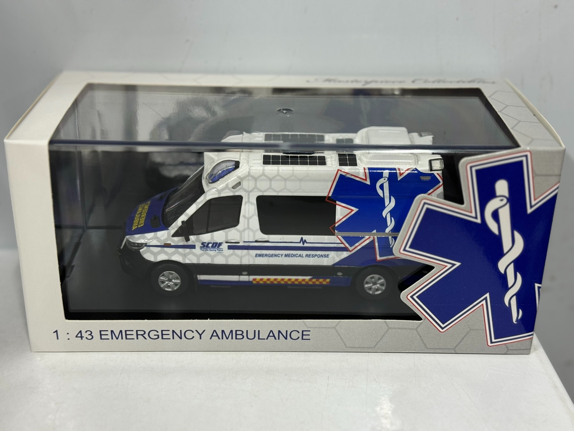 Model Kit Singapore - โมเดลรถพยาบาลสิงคโปร์ SCDF รุ่น SPRINTER ขนาด 1/43