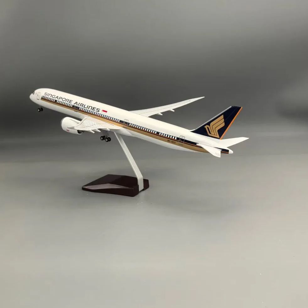 Model Kit Singapore - โมเดลเครื่องบินเรซิ่น ขนาด 1/130 ความยาว 47 ซม.