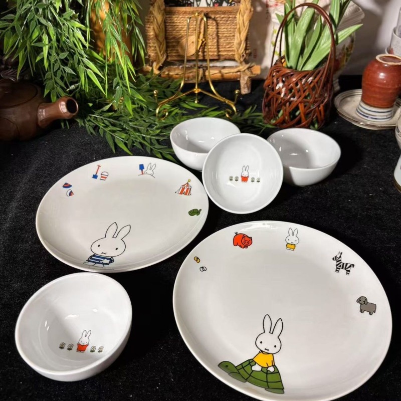 Model Kitchen Set Pvc - ชุดจานชามกระดูกจีนลายมิฟฟี่น่ารัก จานและชามเซรามิก ชุดเครื่องใช้บนโต๊ะอาหารครบชุด ดีไซน์การ์ตูน สำหรับใช้ในบ้าน ห้องครัว