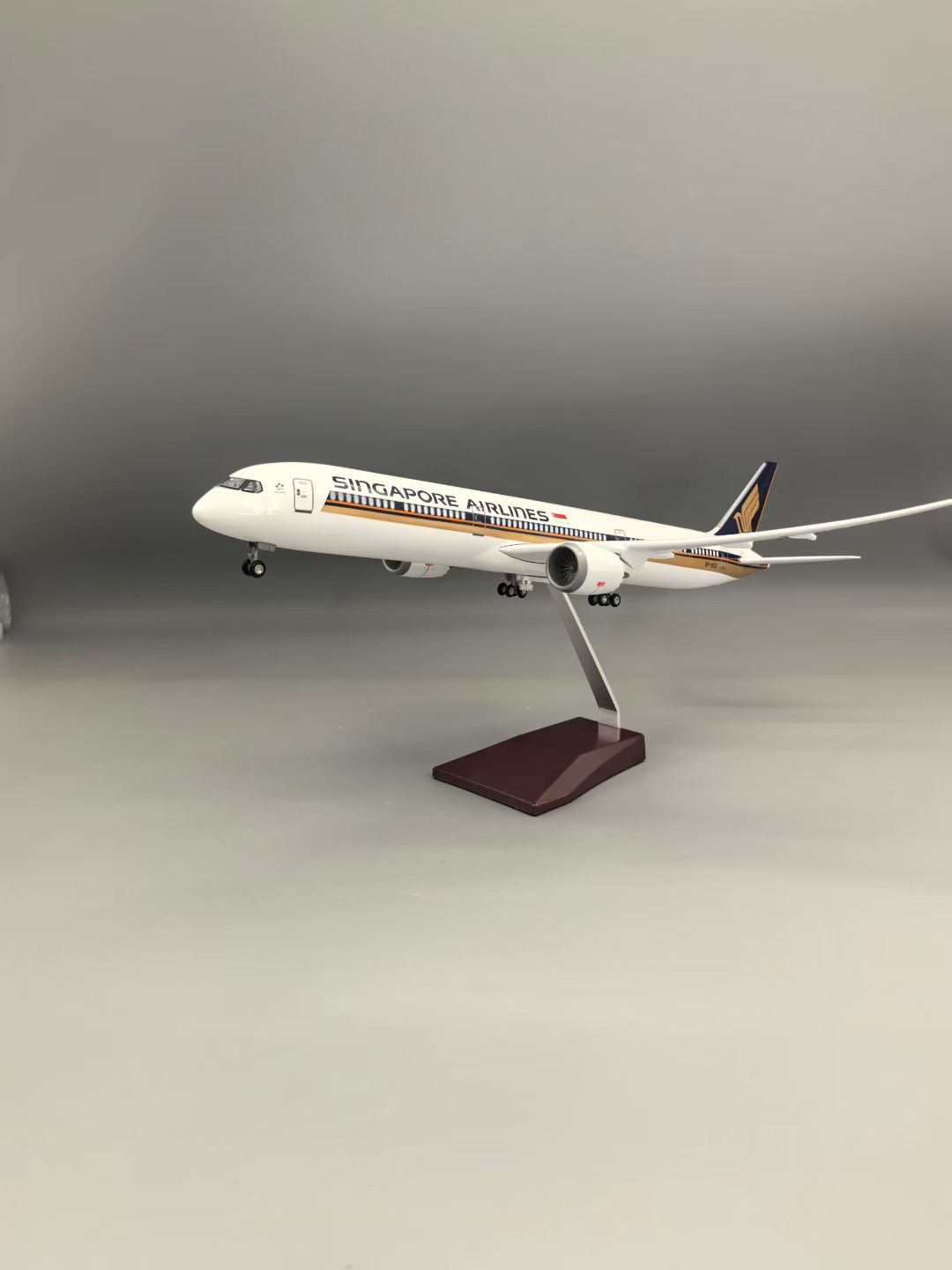 โมเดลเครื่องบินเรซิ่นจำลอง ขนา - Model Kit Singapore บทวิจารณ์และราคา