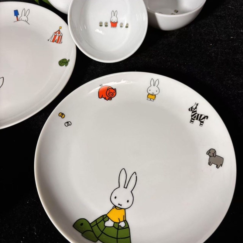 ชุดจานชามกระดูกจีนลายมิฟฟี่น่า - Model Kitchen Set Pvc บทวิจารณ์และราคา